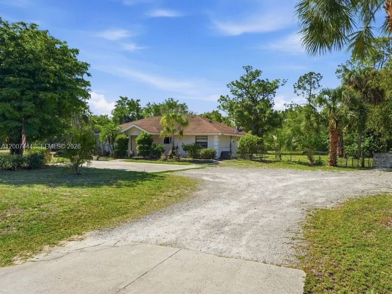 1110 22nd Avenue Northeast, Naples, FL 34120